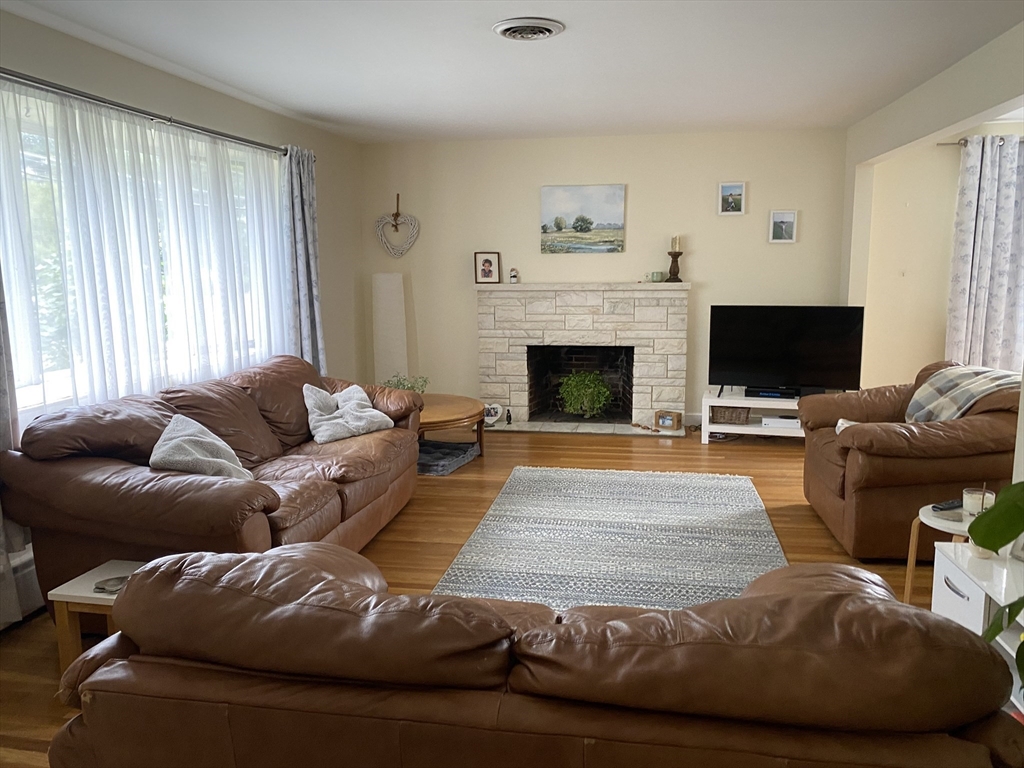 809 Central Ave
