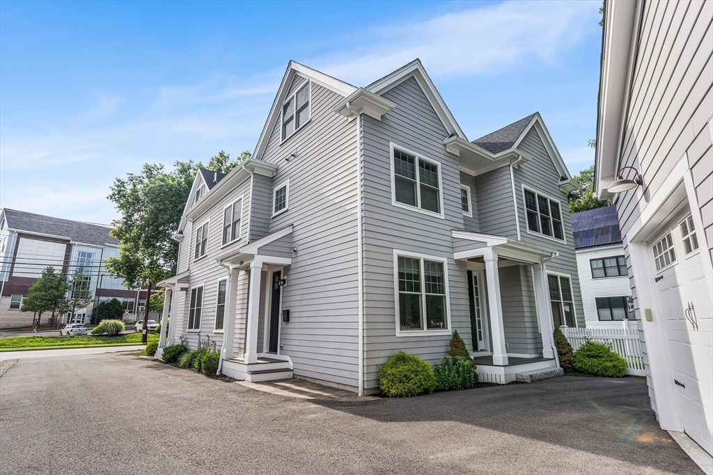 638 Webster St # 638