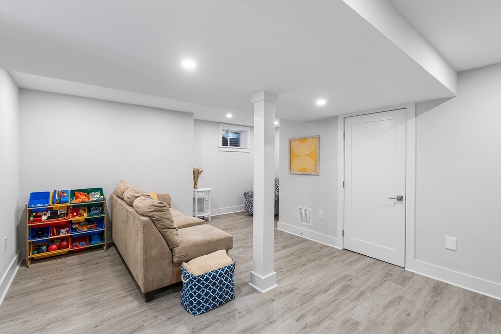 638 Webster St # 638