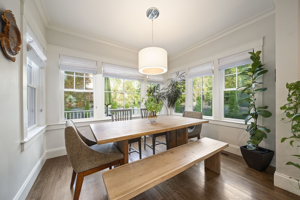 34 Larchmont Avenue