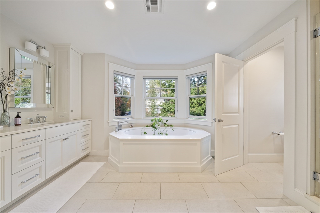 34 Larchmont Avenue