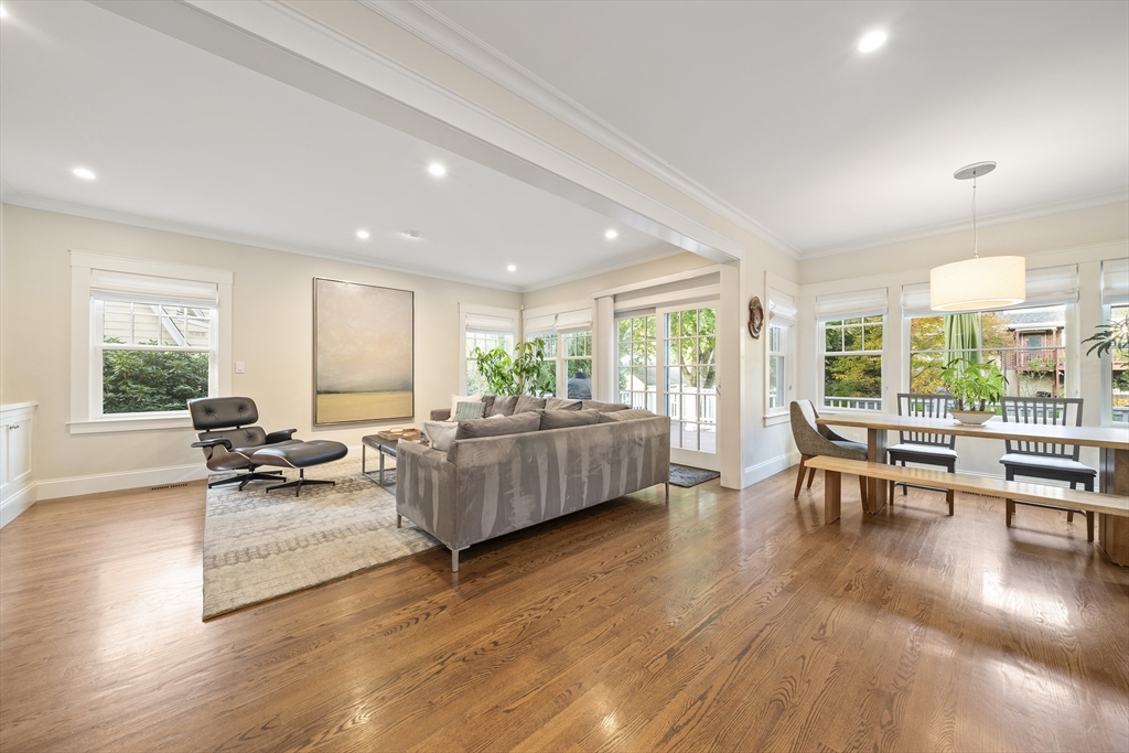 34 Larchmont Avenue
