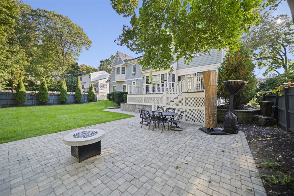 34 Larchmont Avenue