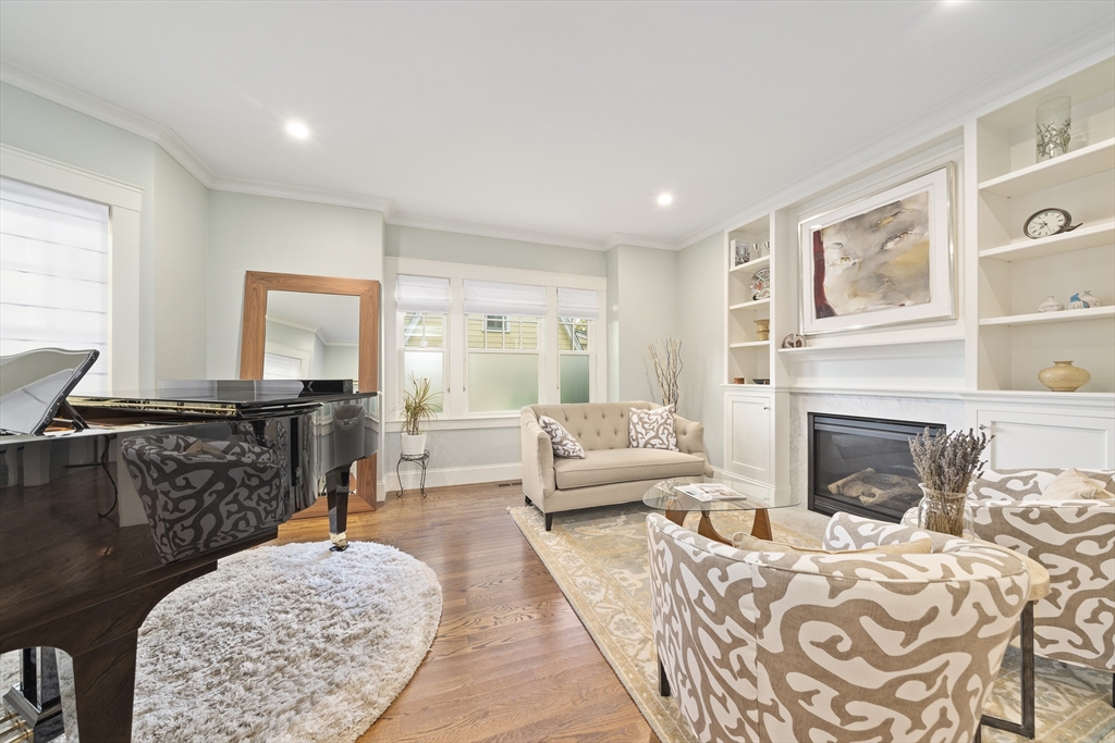 34 Larchmont Avenue