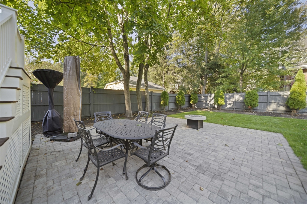 34 Larchmont Avenue