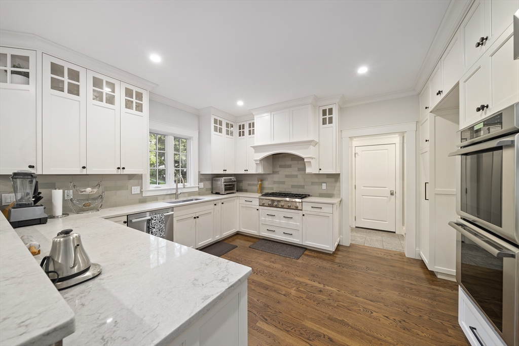 34 Larchmont Avenue