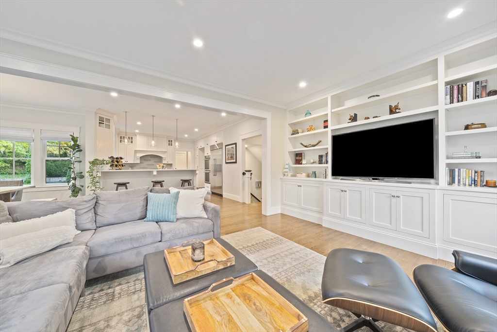 34 Larchmont Avenue