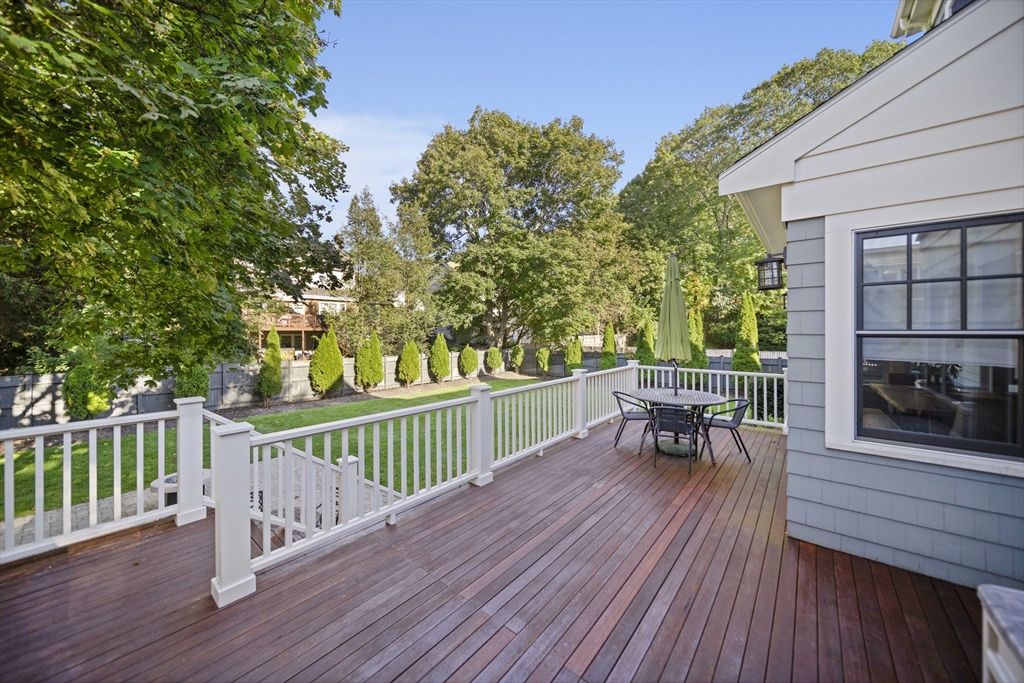 34 Larchmont Avenue