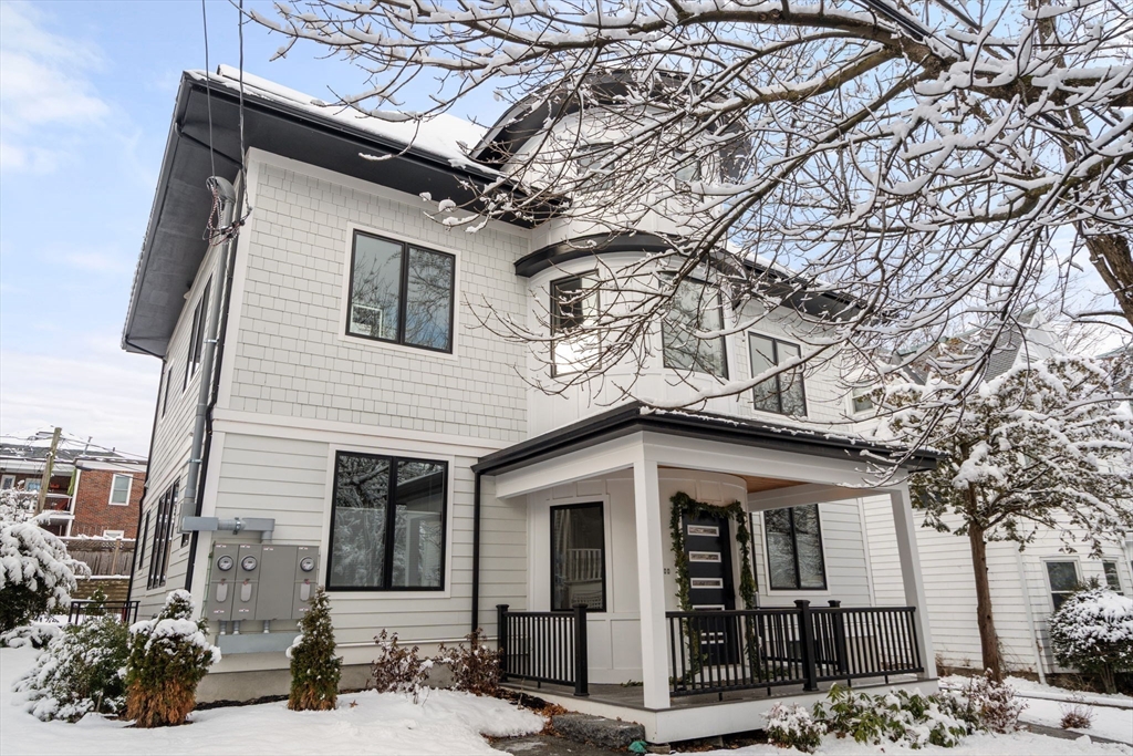 116 Thorndike St # 2B
