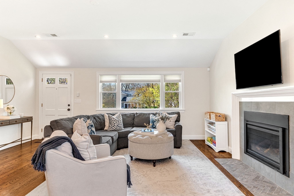 72 Oakcrest Rd