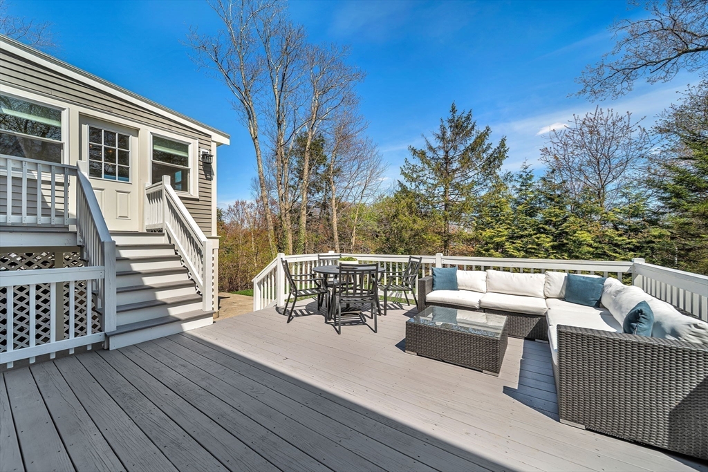 72 Oakcrest Rd