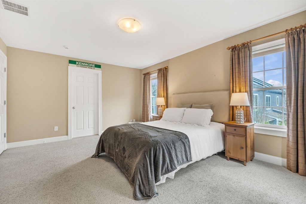 52 Longacre Road
