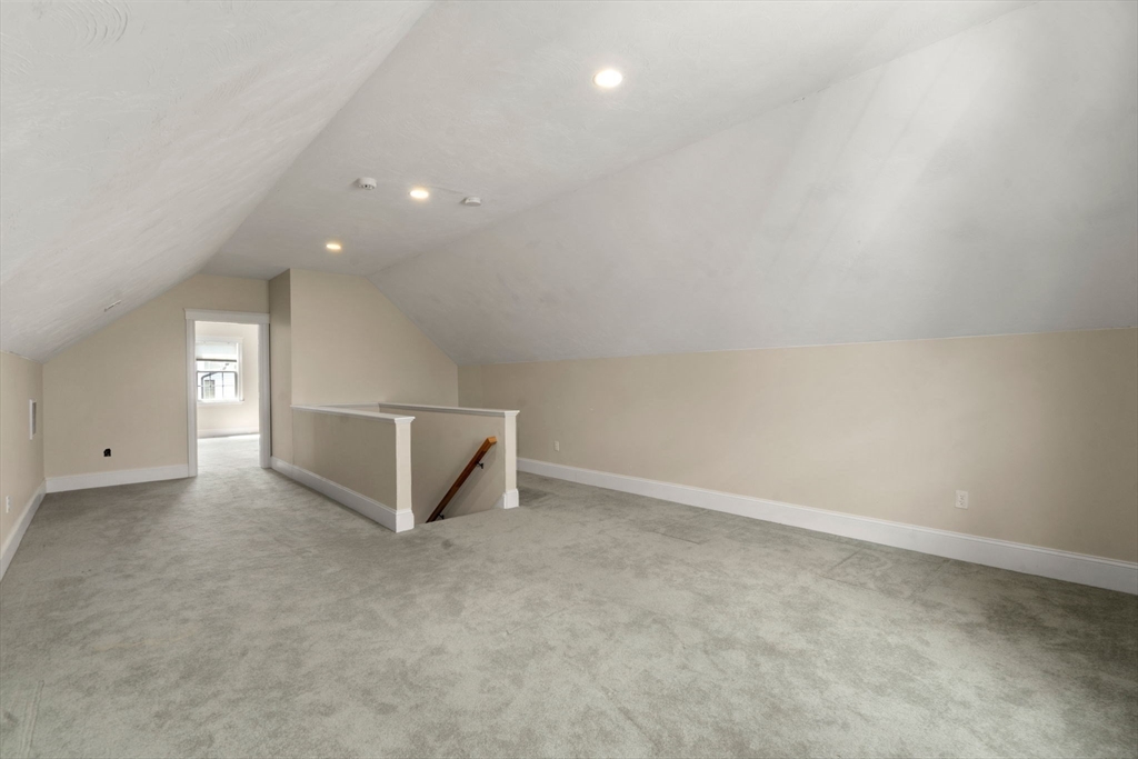 22 Edwardel Rd