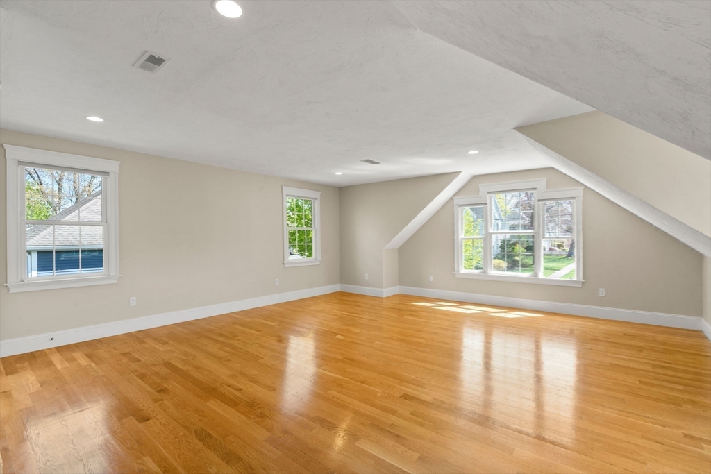 22 Edwardel Rd