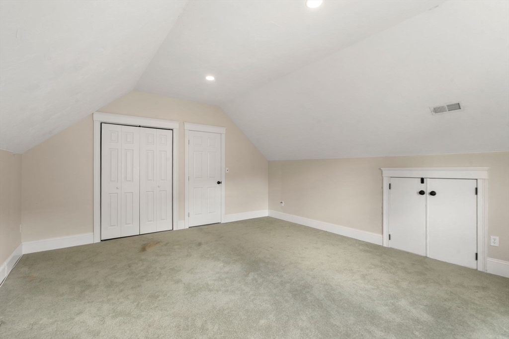 22 Edwardel Rd
