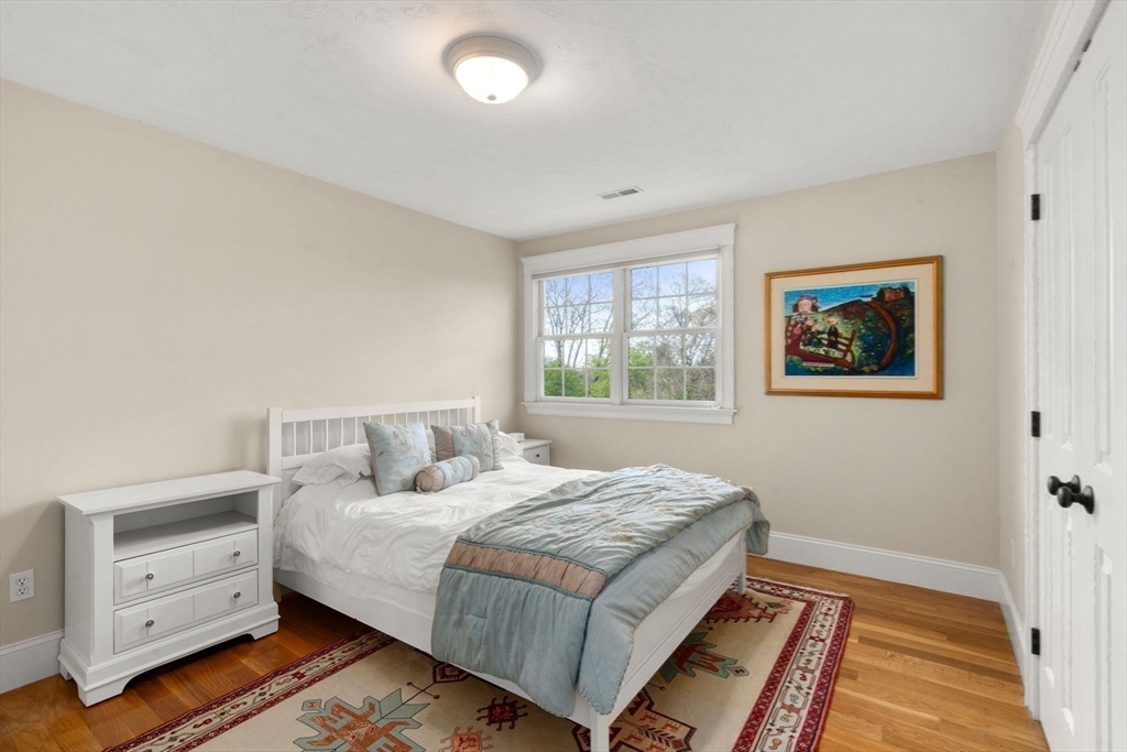 22 Edwardel Rd