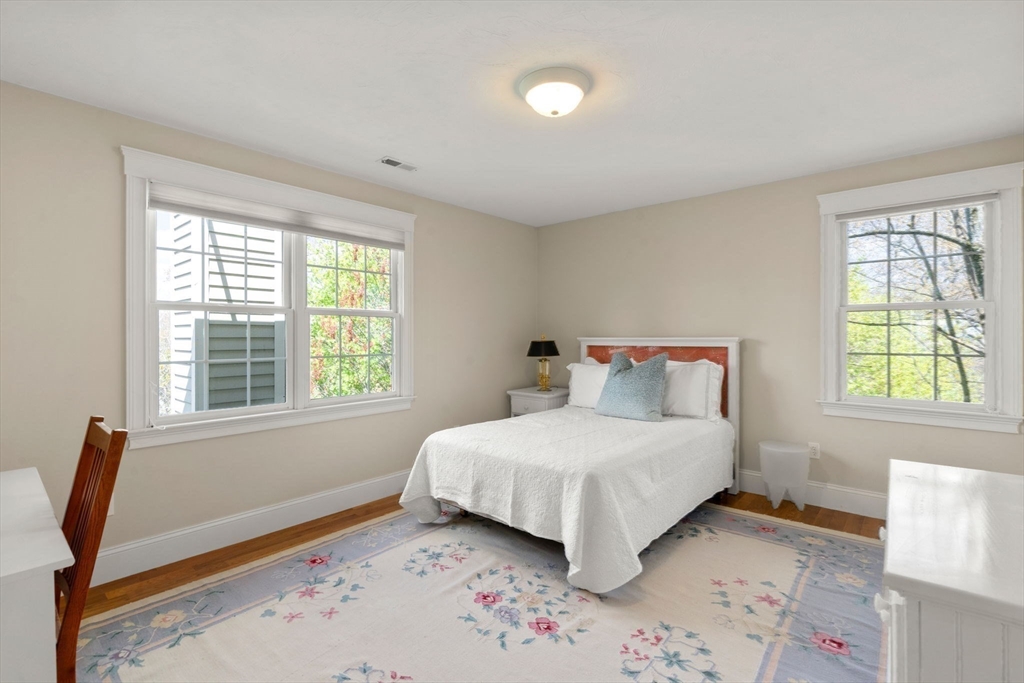 22 Edwardel Rd