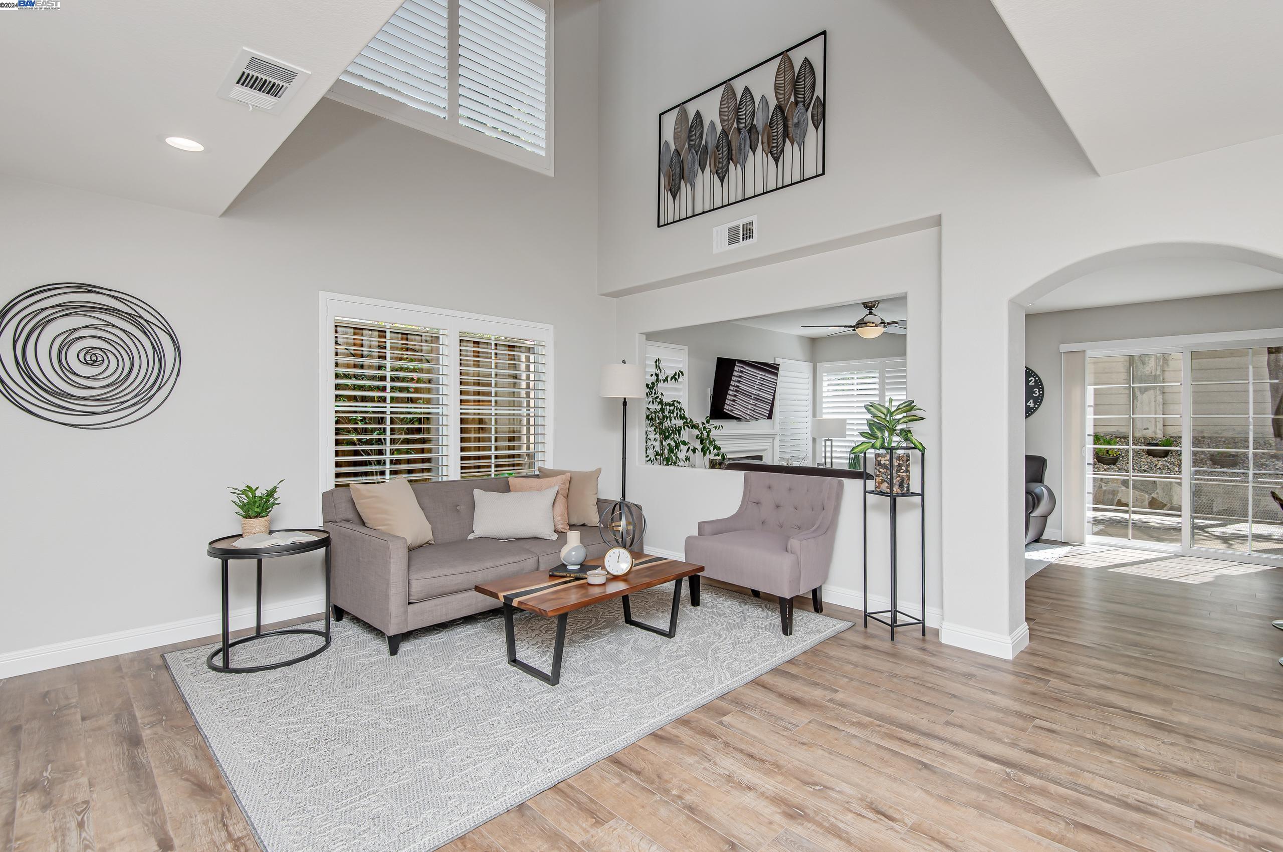 1339 Calle De Las Granvas