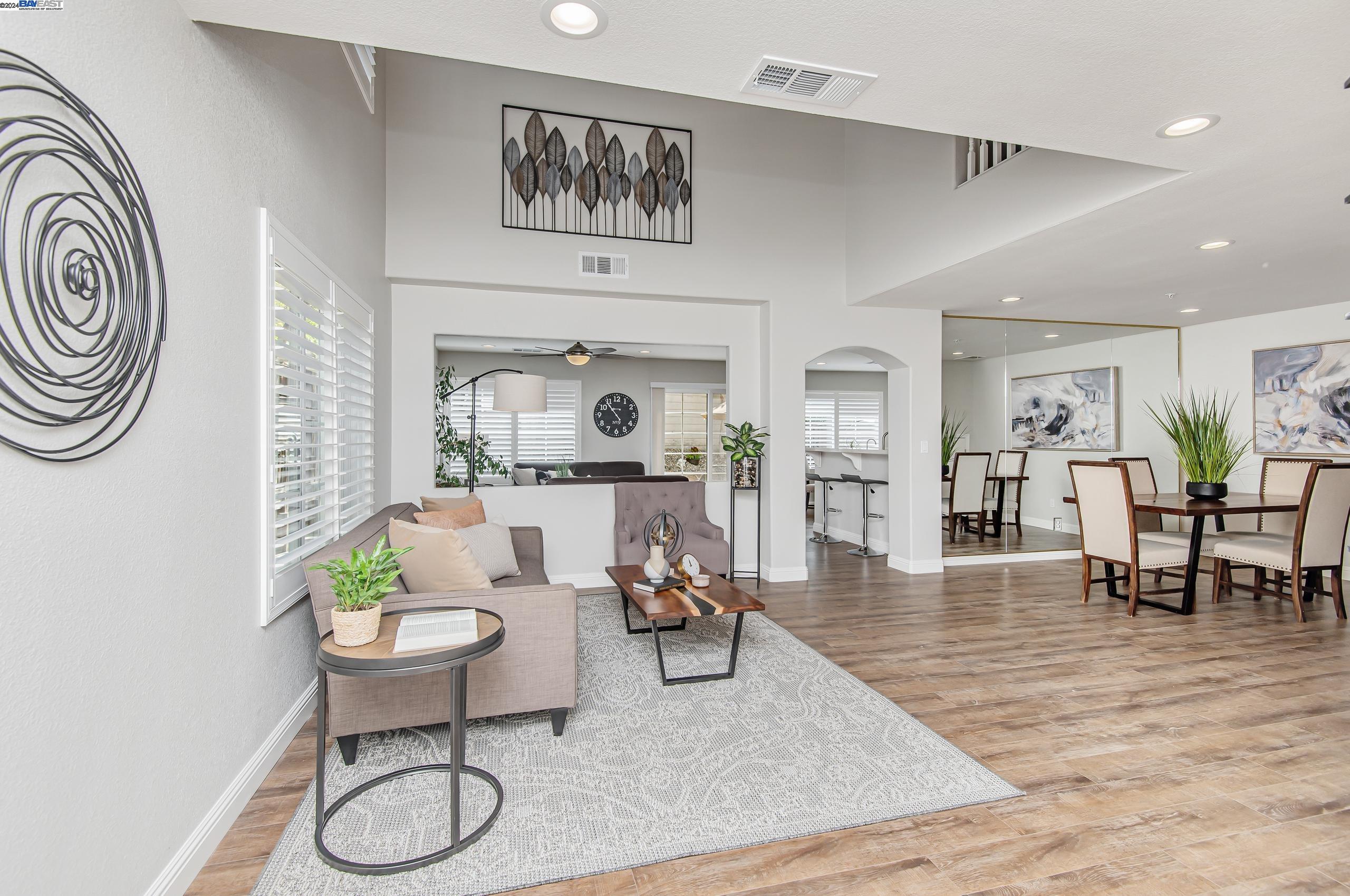 1339 Calle De Las Granvas