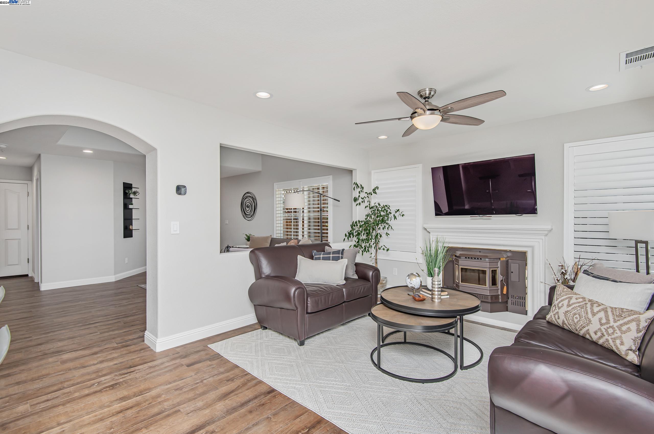 1339 Calle De Las Granvas