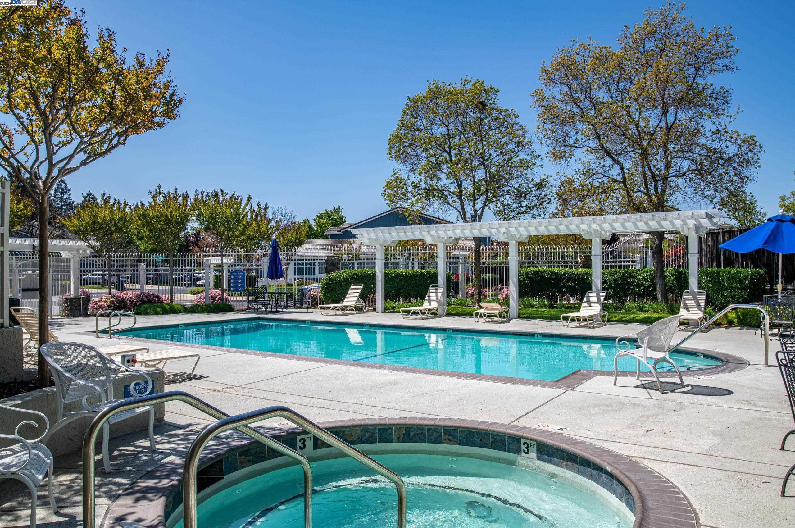 1339 Calle De Las Granvas