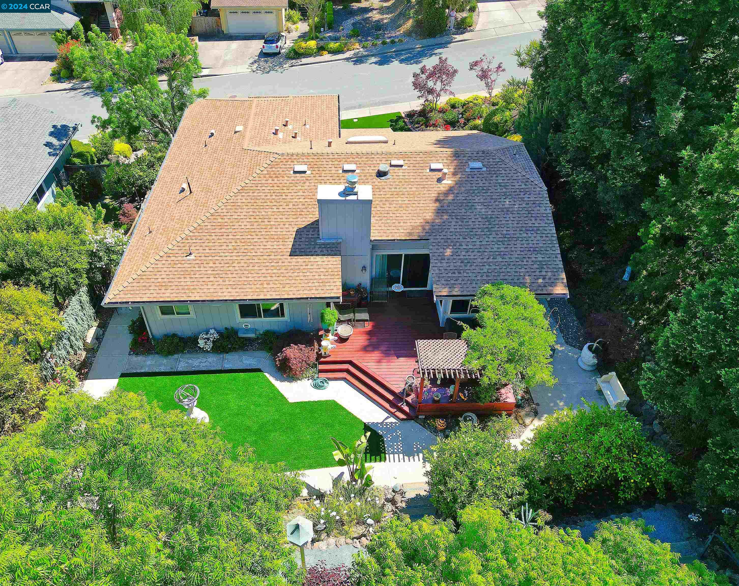 1403 STONEHEDGE DRIVE