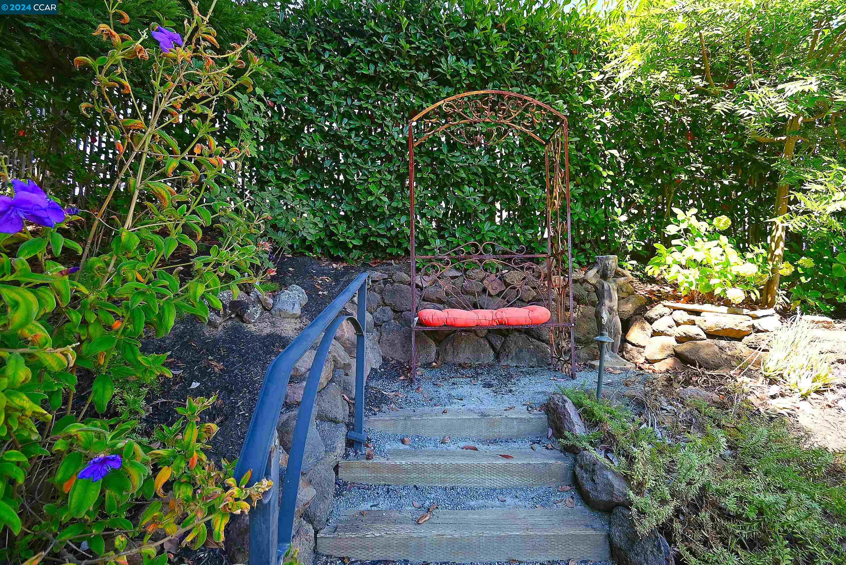 1403 STONEHEDGE DRIVE