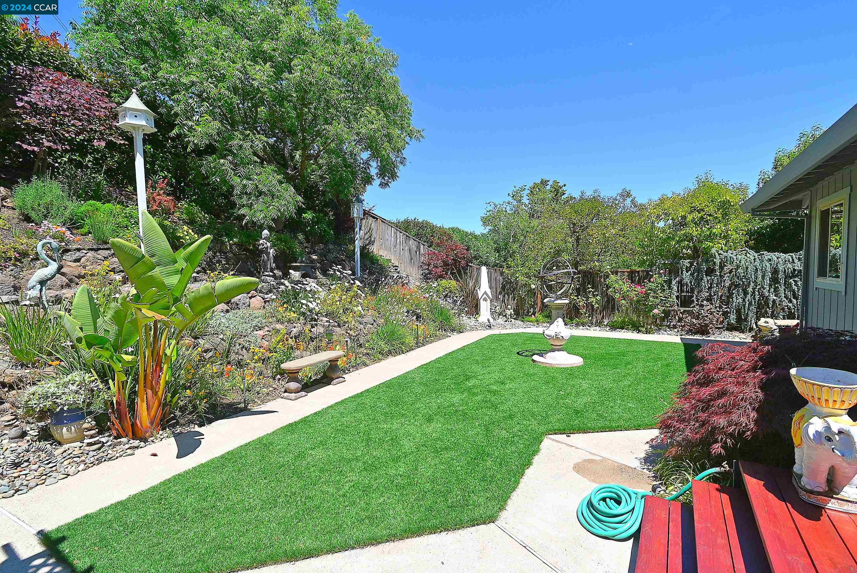 1403 STONEHEDGE DRIVE