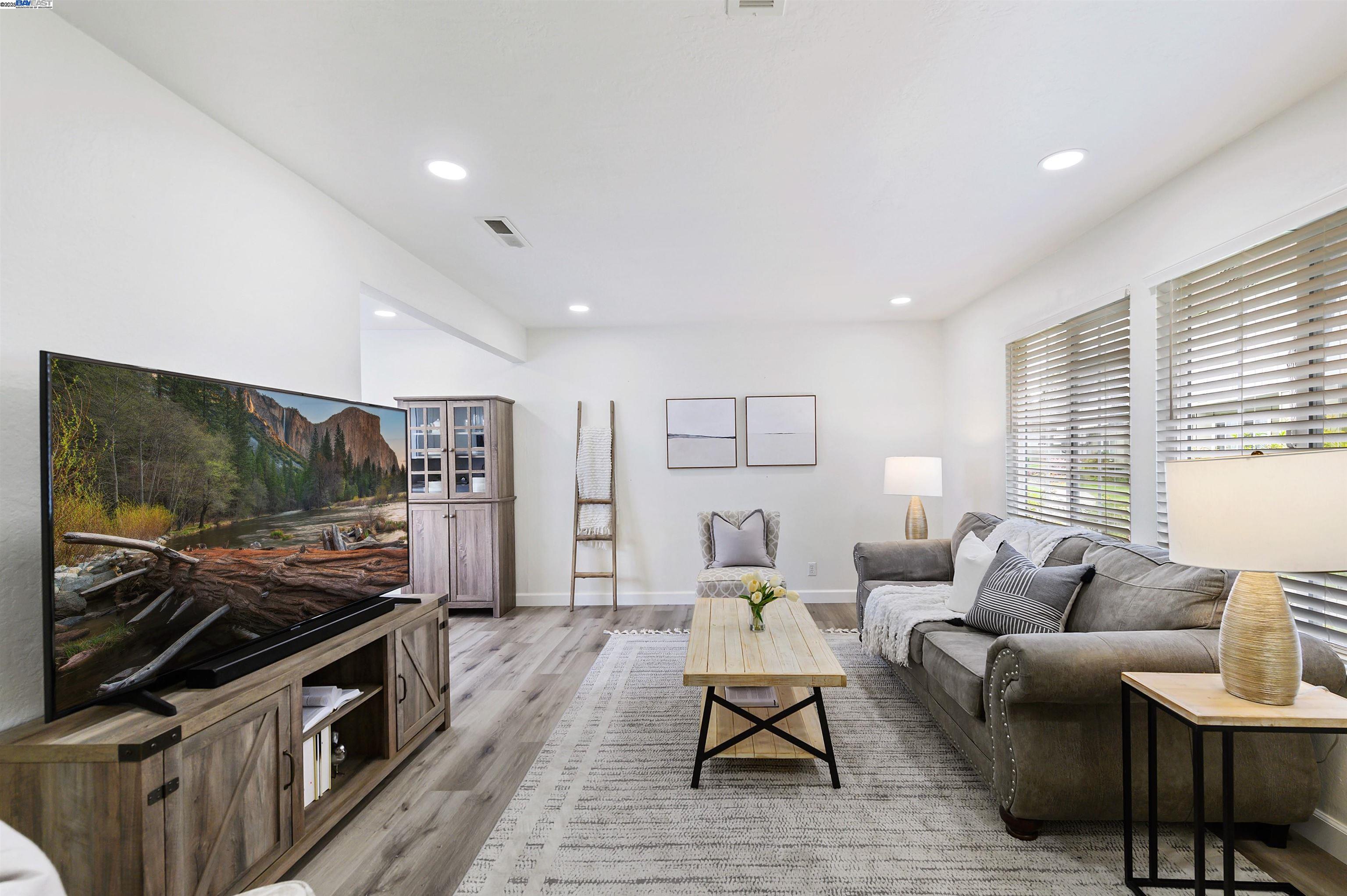 3206 Pueblo Way