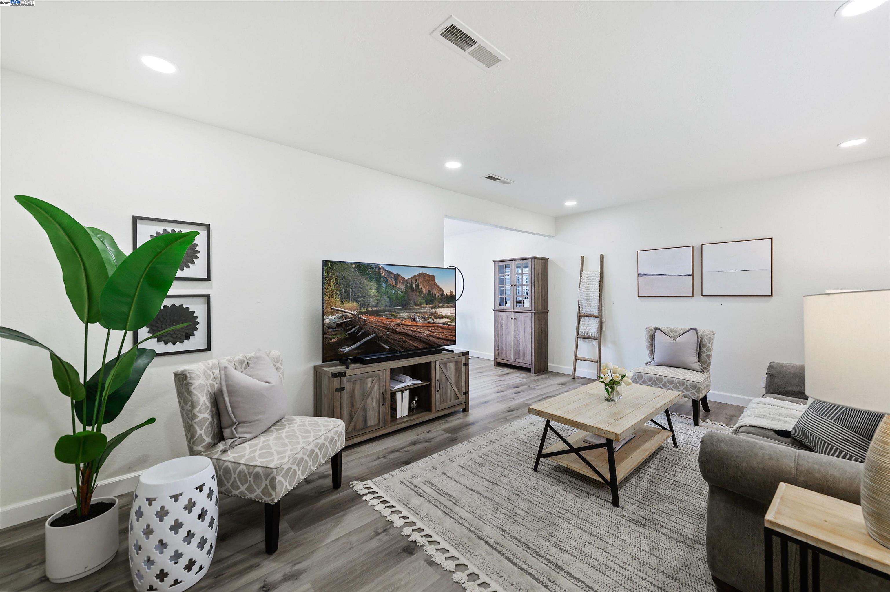3206 Pueblo Way
