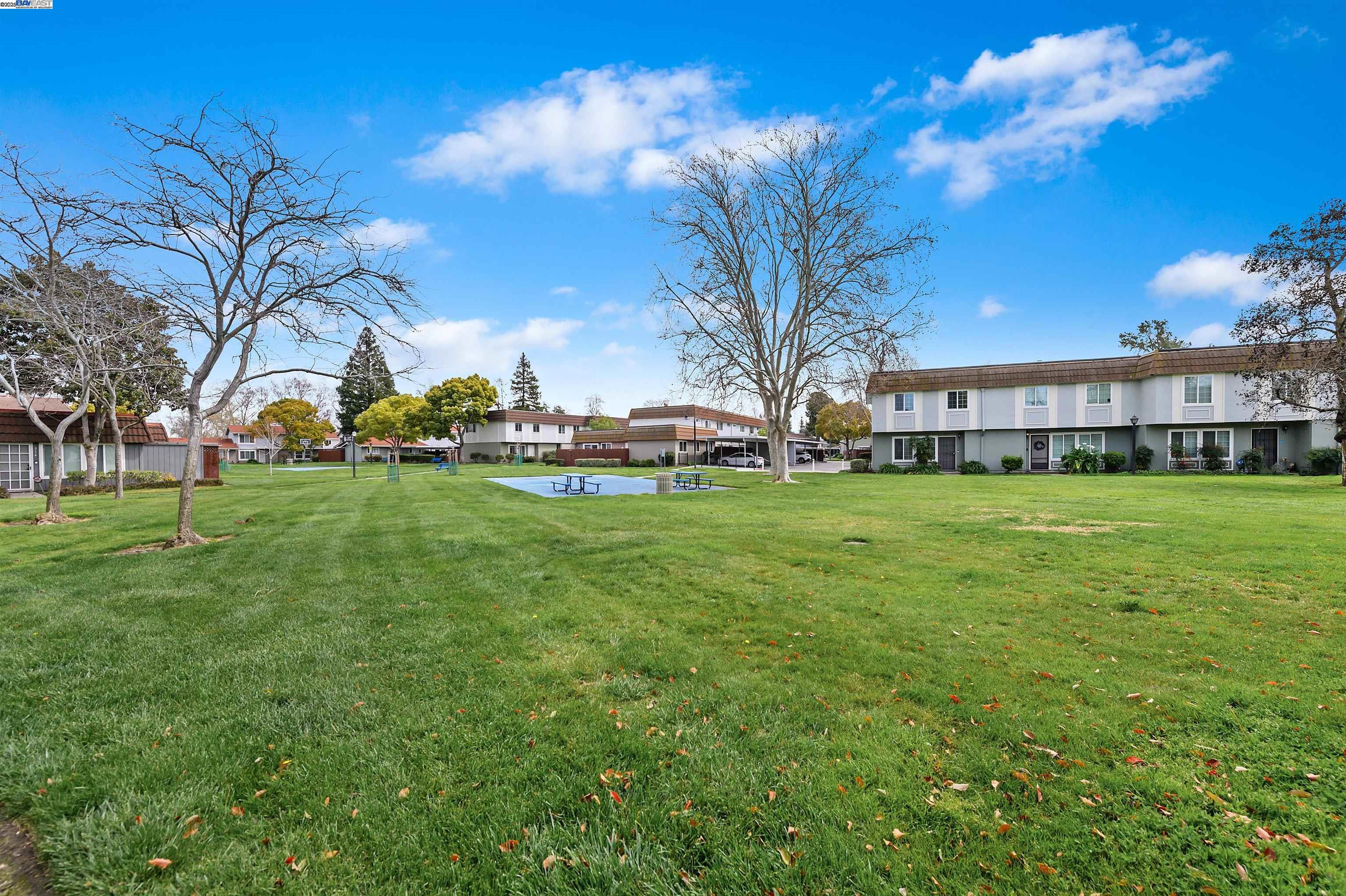 3206 Pueblo Way