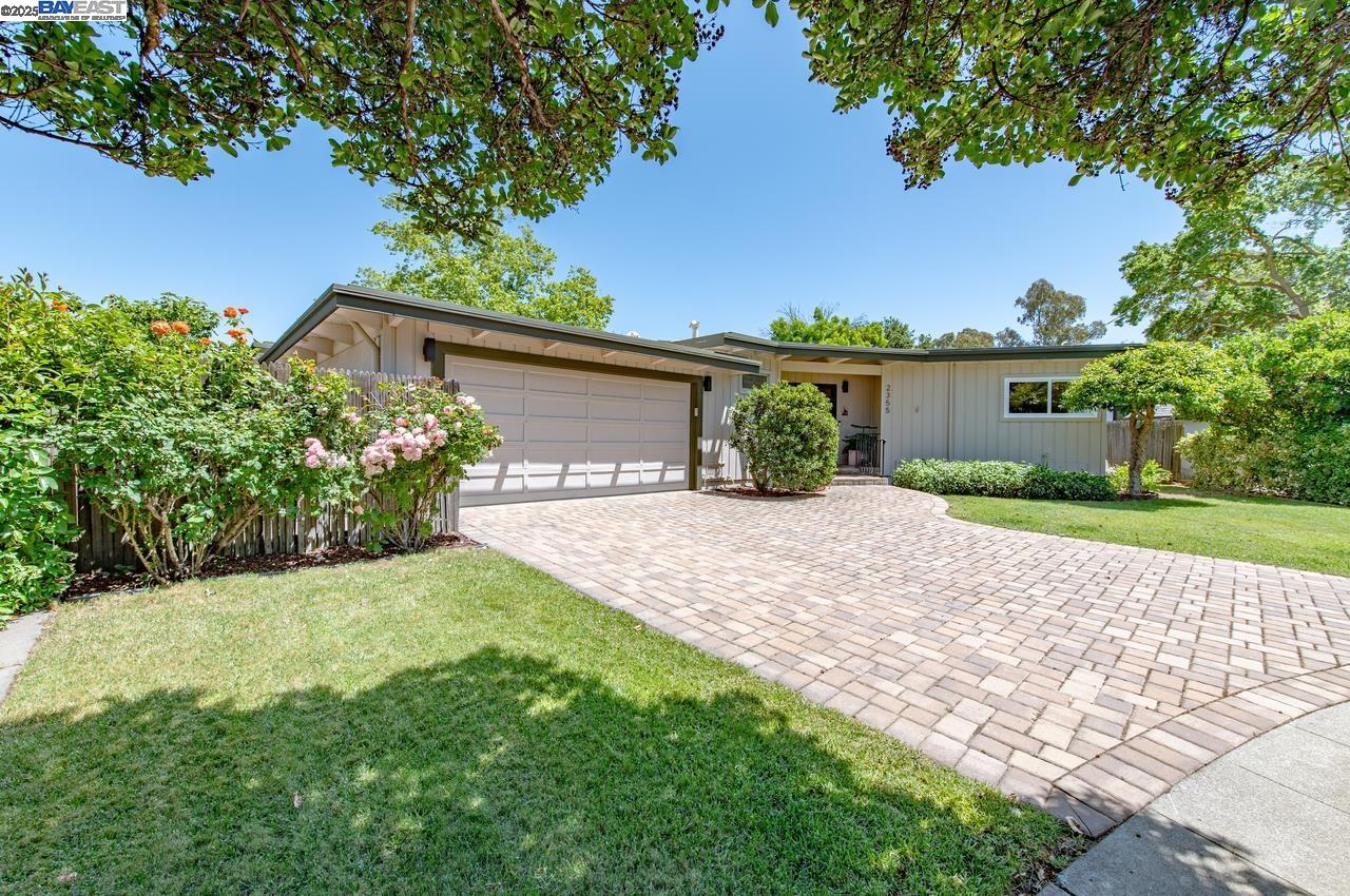 2355 Chateau Way
