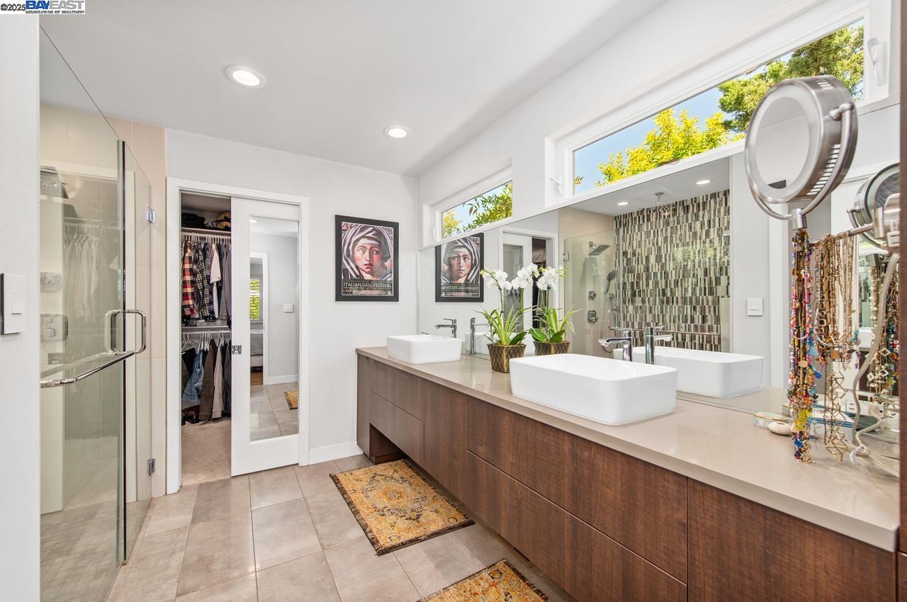 2355 Chateau Way