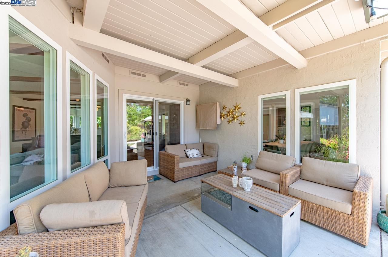 2355 Chateau Way
