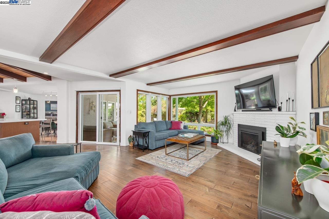 2355 Chateau Way