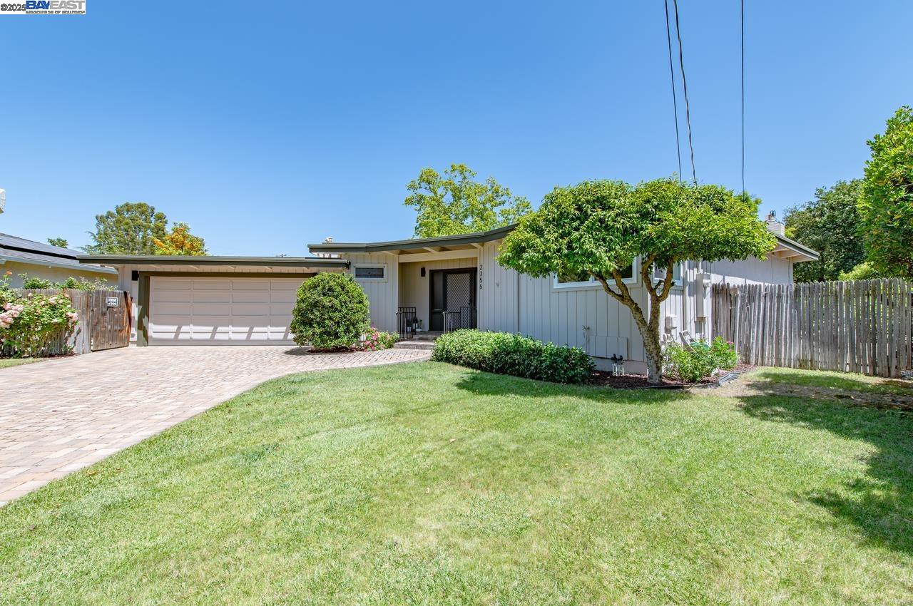 2355 Chateau Way