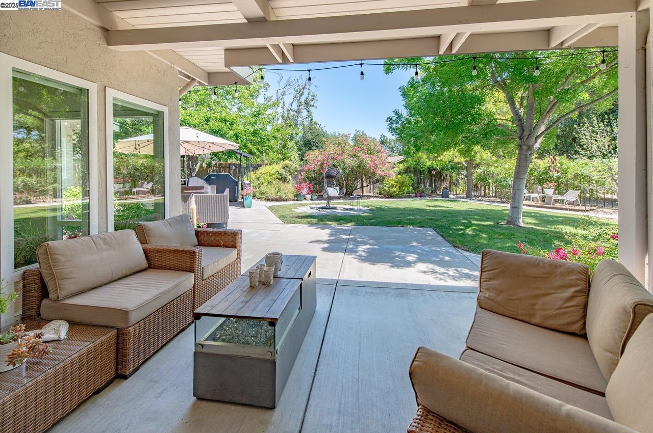 2355 Chateau Way