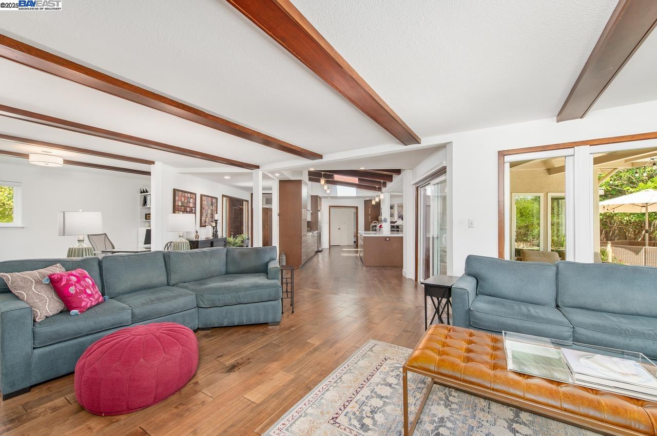 2355 Chateau Way