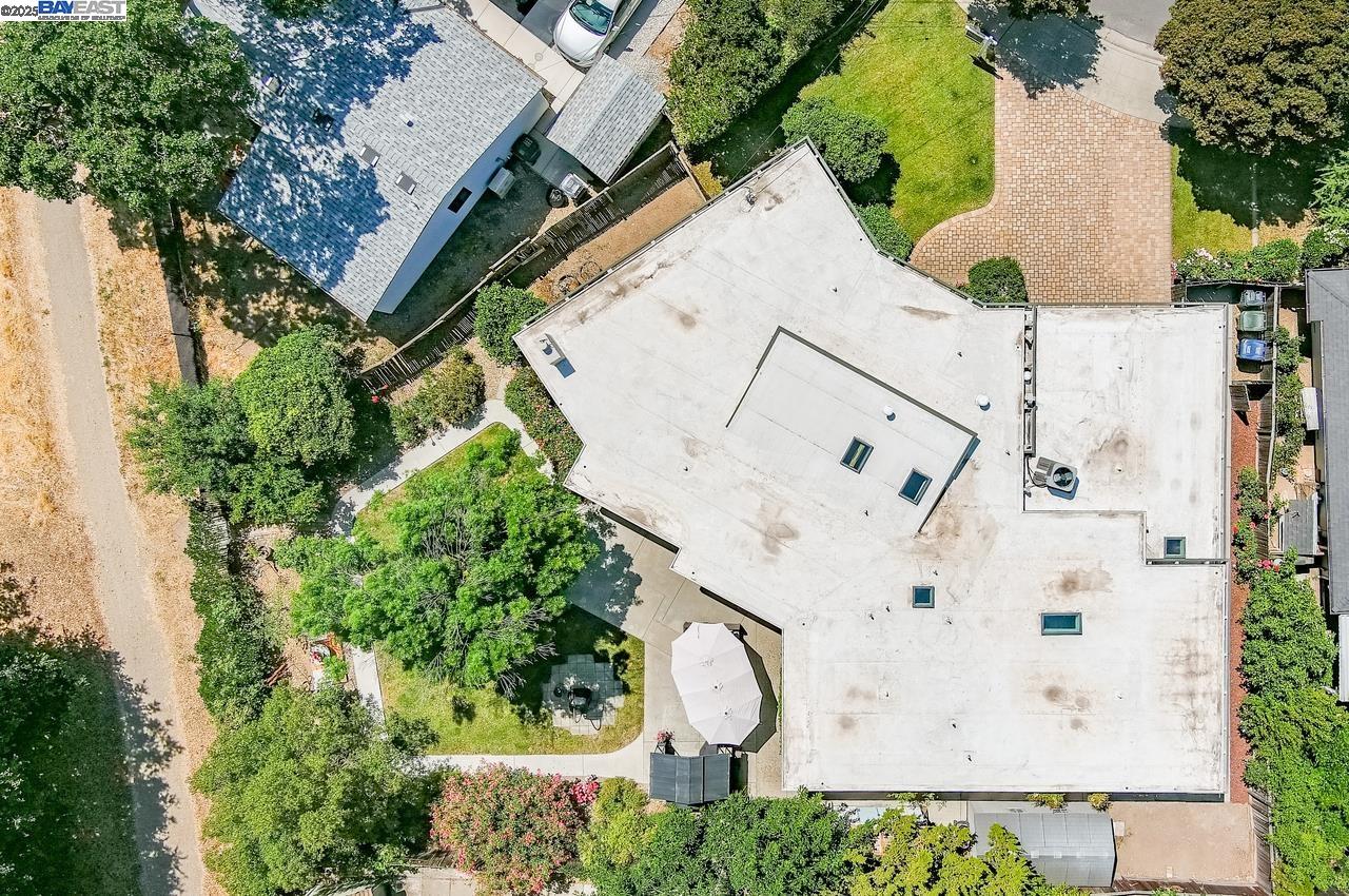 2355 Chateau Way