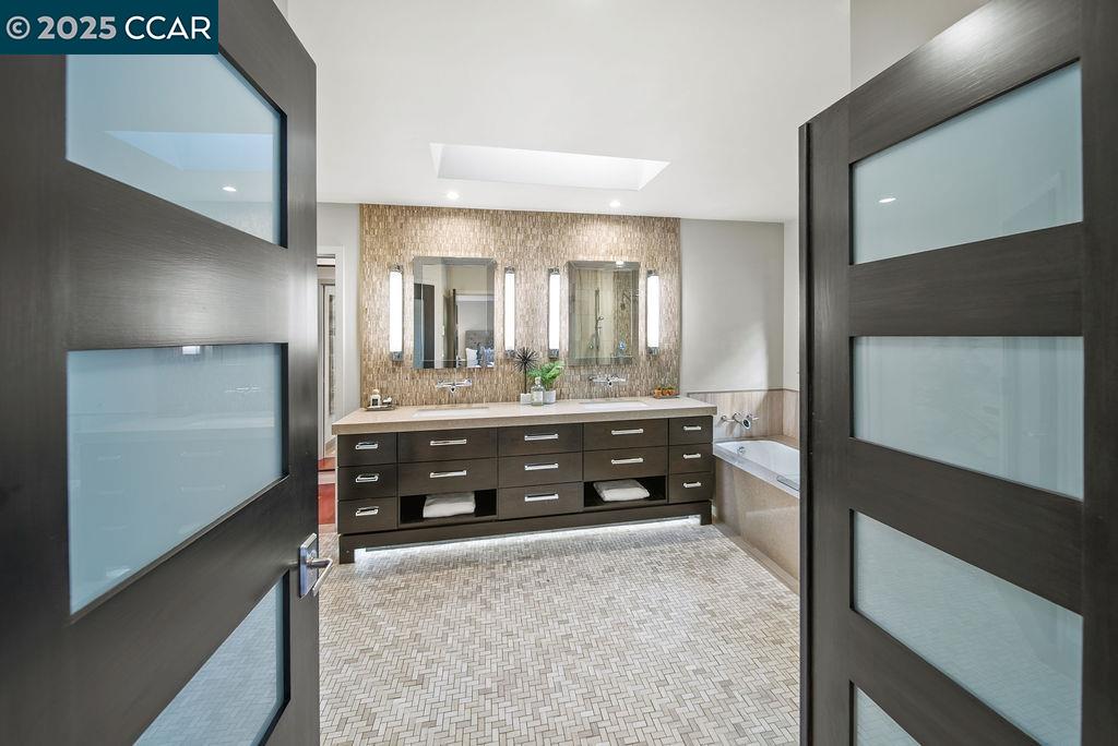 517 Heather Grove Ct