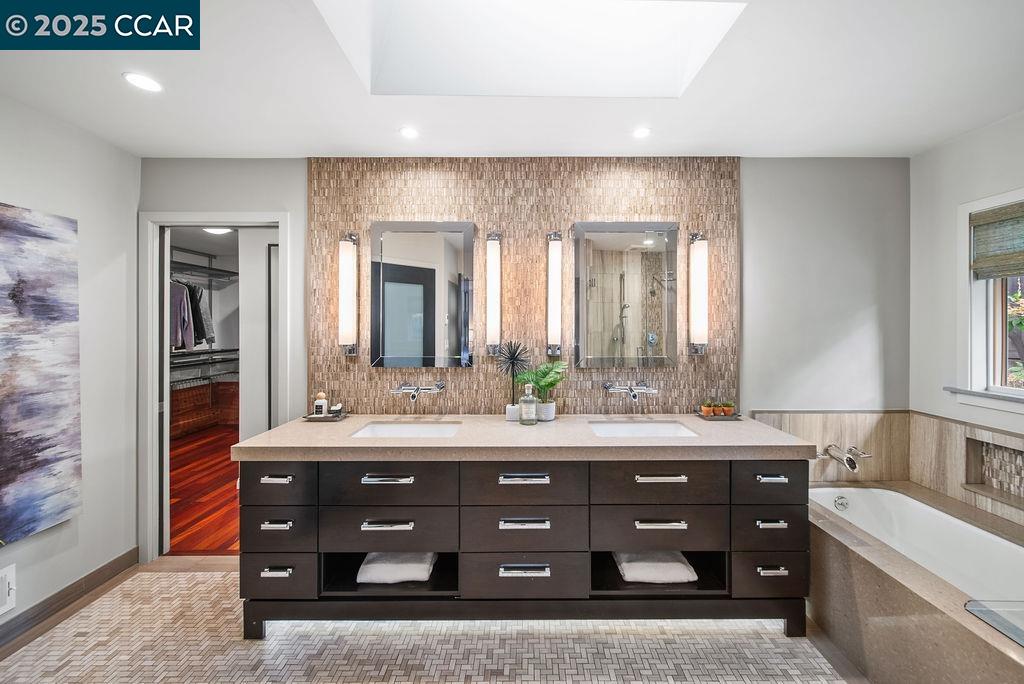 517 Heather Grove Ct