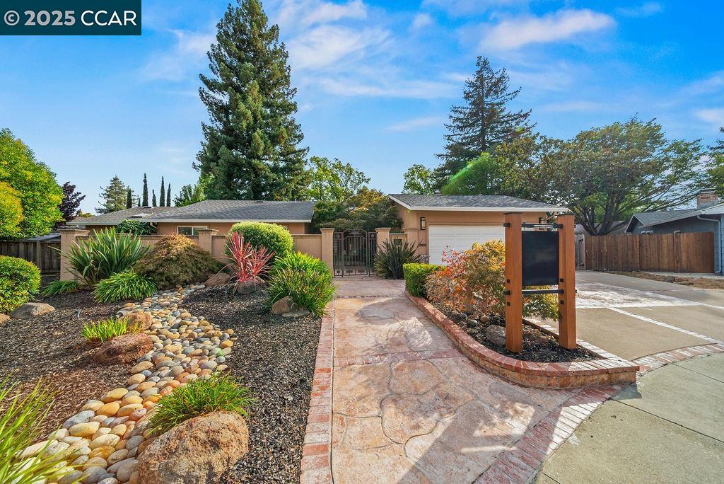 517 Heather Grove Ct