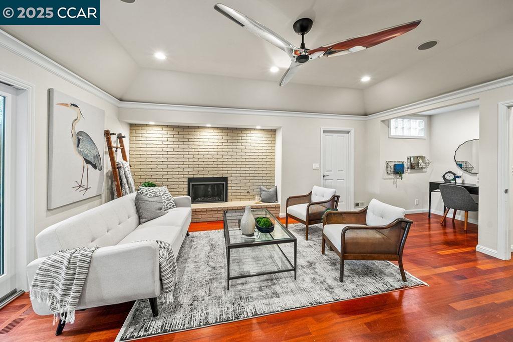 517 Heather Grove Ct