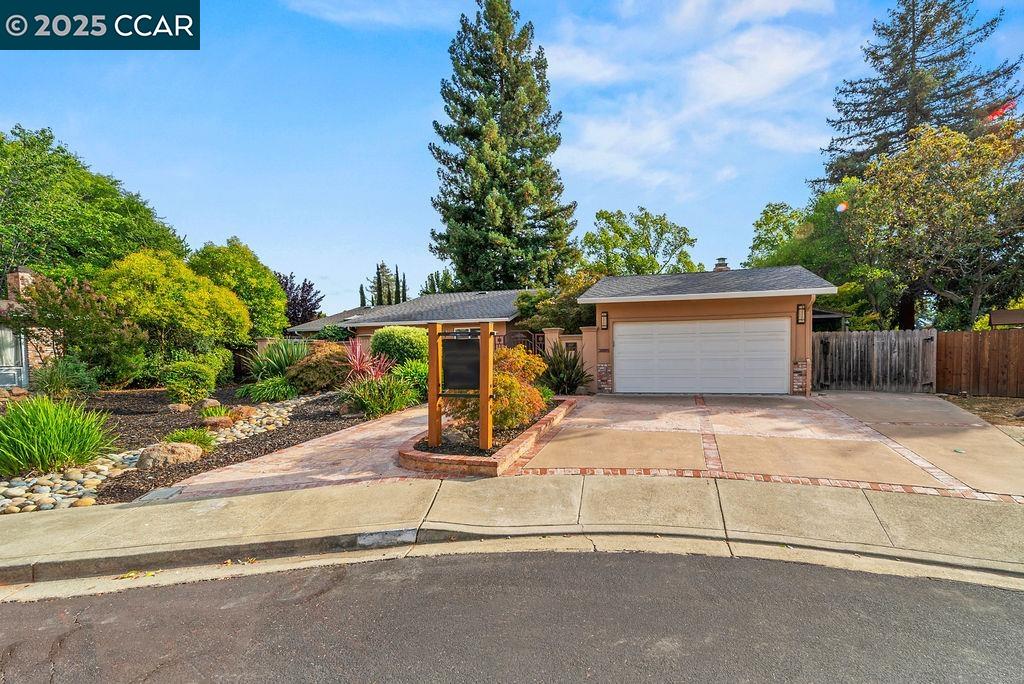 517 Heather Grove Ct