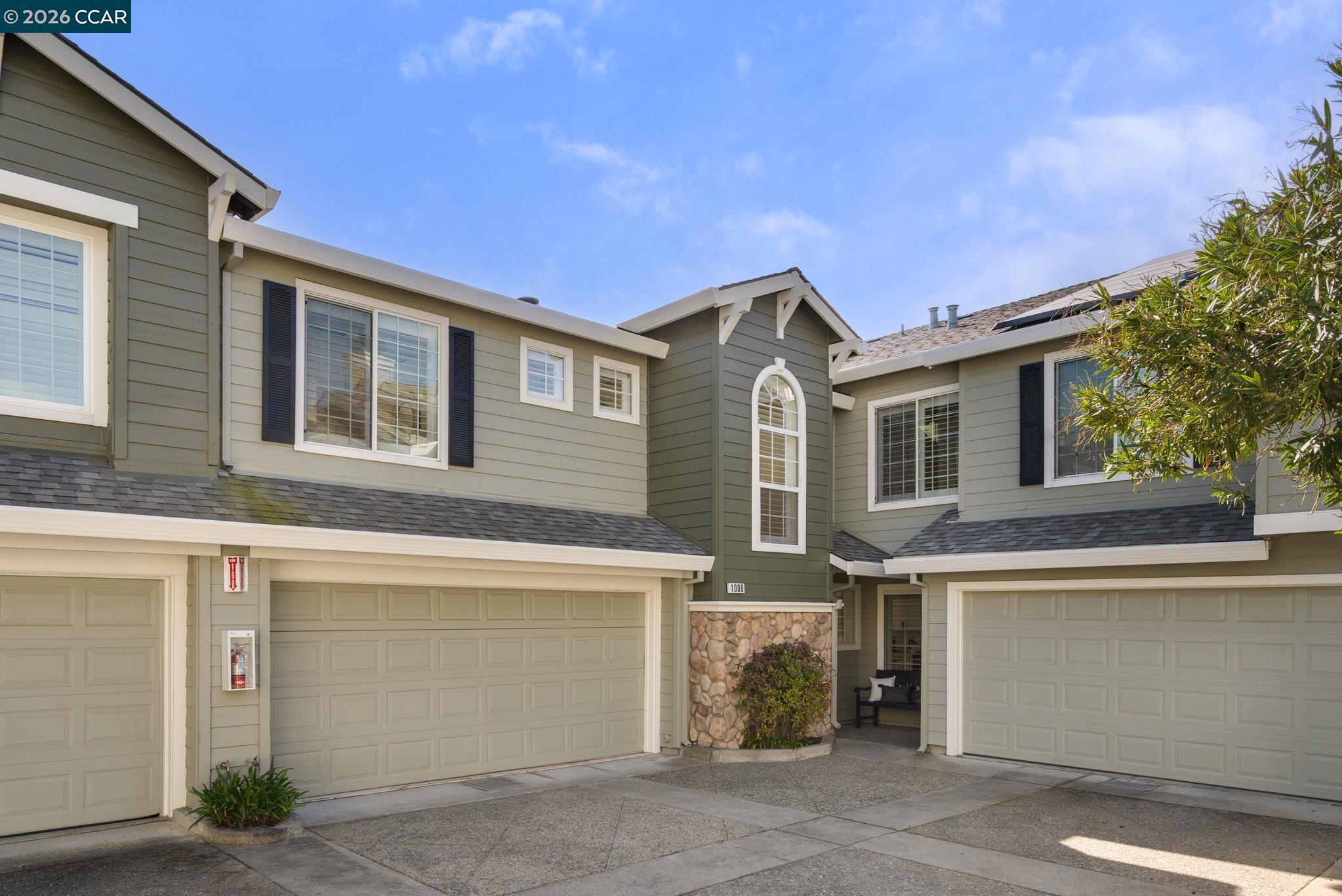 1008 Radiant Ln