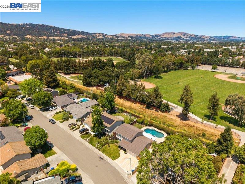 2880 Longspur Way