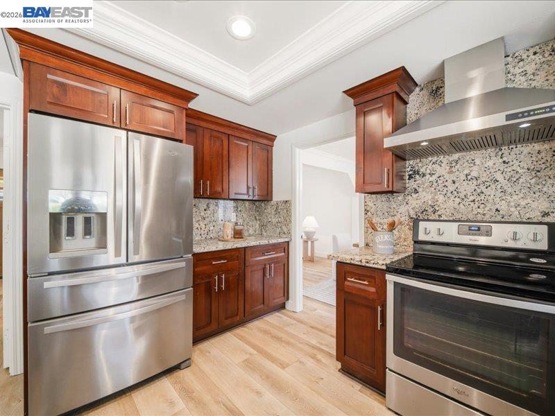 2880 Longspur Way