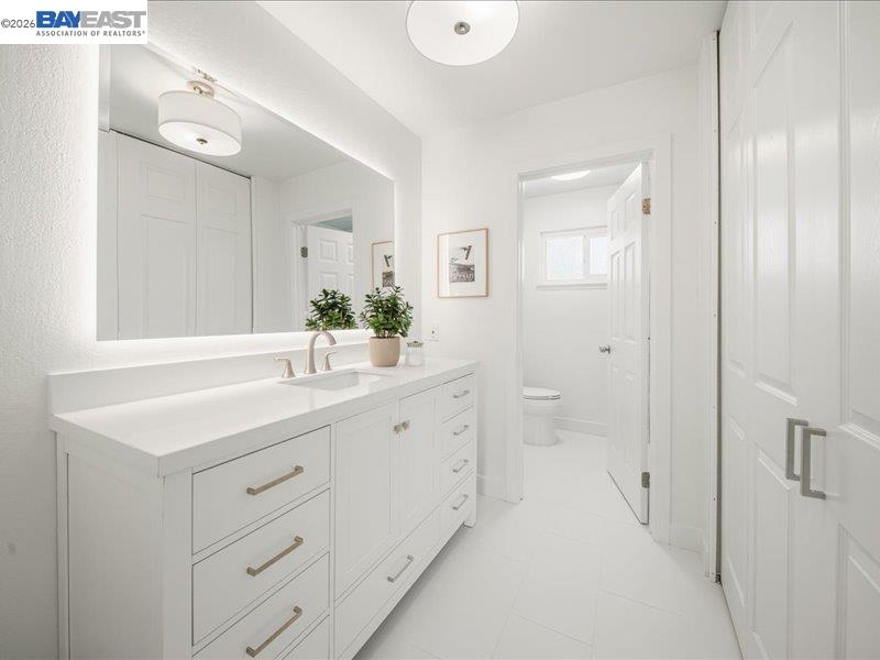 2880 Longspur Way