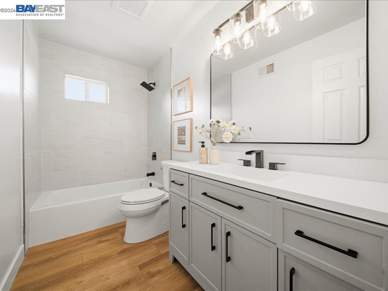 2880 Longspur Way