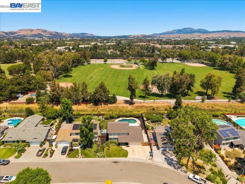 2880 Longspur Way